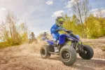 2022-yamaha-yfm90r-22-eu-racing_blue-action-001-03 | q2moto
