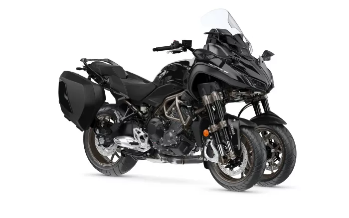 2023-yamaha-lmwtrdx-eu-yamaha_black-studio-001-03-jpg.webp | q2moto