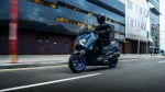 2023-yamaha-xmax300-eu-icon_blue-action-001-03-jpg.webp | q2moto