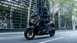 2024-yamaha-xmax125asp-eu-dark_magma-action-001-03-jpg.webp | q2moto