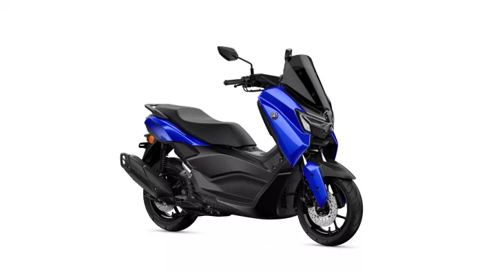 2026-yamaha-g125ym-eu-icon_blue-360-degrees-001-03 | q2moto Blue and black Yamaha scooter with a tall windshield, shown from a front-right angle.