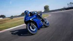 2025-yamaha-yzf-r125-eu-icon_blue-action-004-03 1 | q2moto