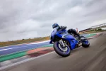 2025-yamaha-yzf900r9-eu-icon_blue-action-002-03 1 | q2moto