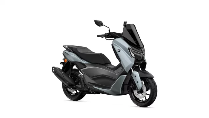 2026-yamaha-g125ymsv-eu-ceramic_grey-360-degrees-001-03 | q2moto Yamaha NMAX scooter in silver and black, shown from a front-right angle with a tall black windscreen and mirrors.